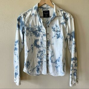 American Eagle Outfitters Tie-Dye Denim Button-Up Shirt - Blue
